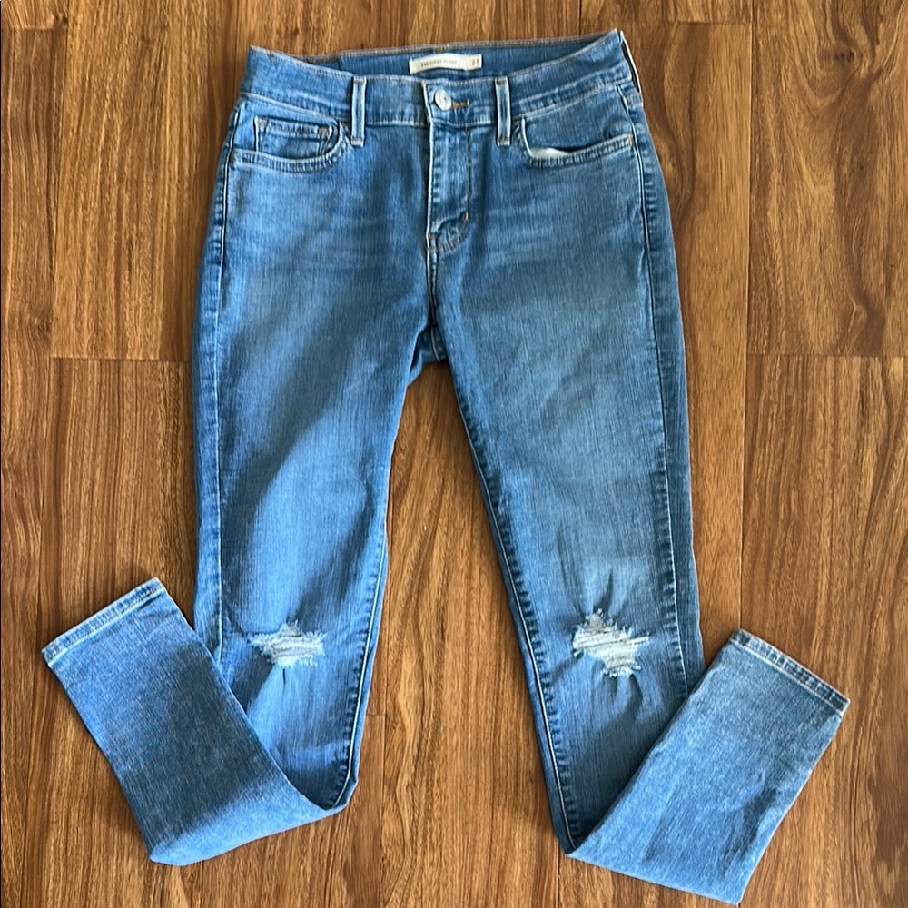 Levi’s 710 Super Skinny Classic Blue Distressed Women Jeans